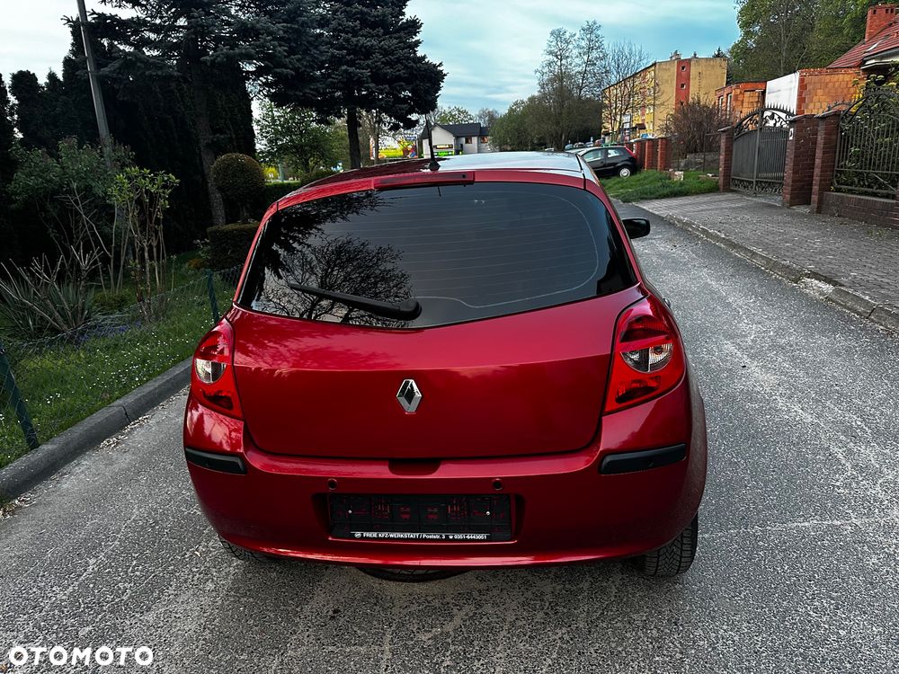 Renault Clio - 10
