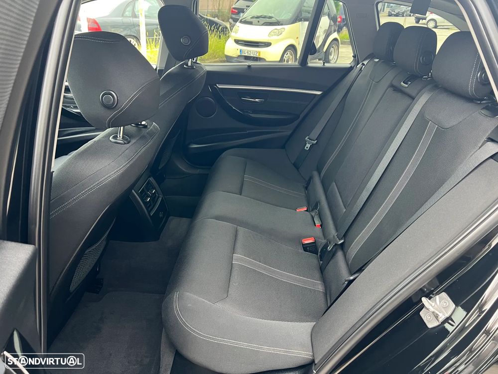BMW 318 d Line Sport Shadow Auto - 17