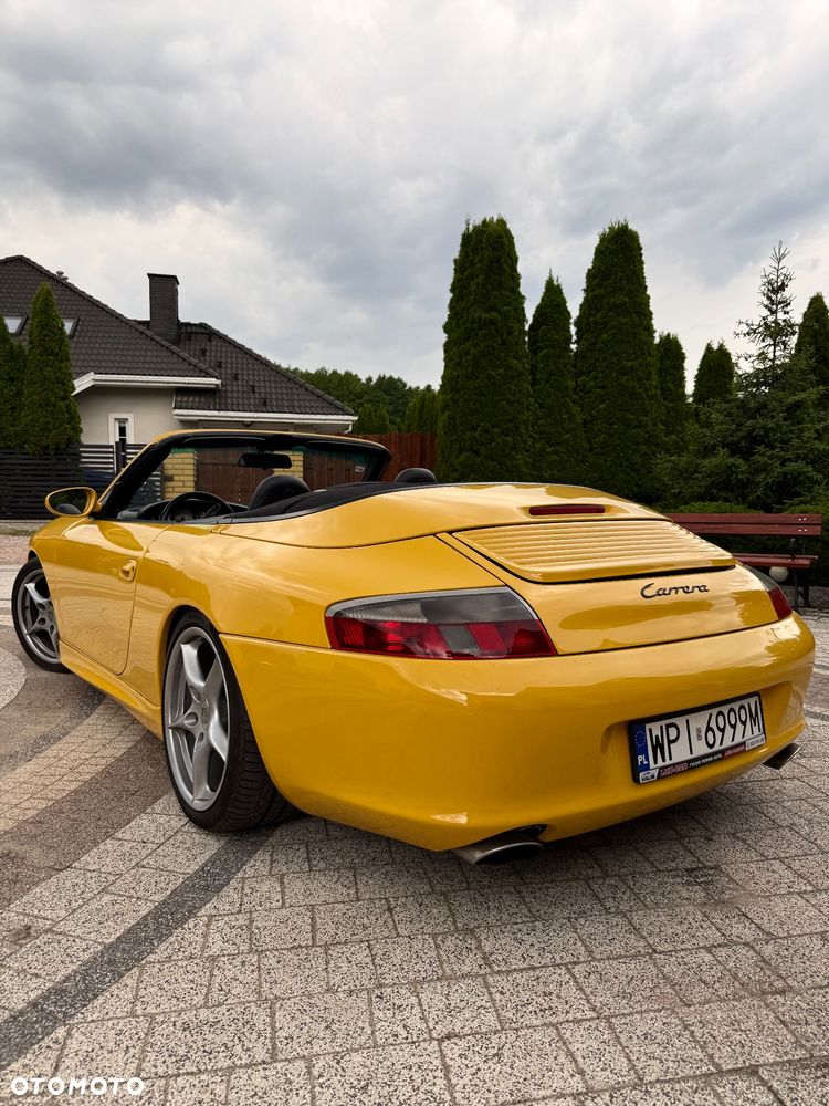 Porsche 911 Carrera 4 - 4