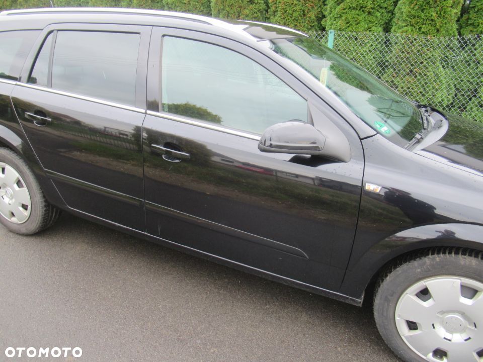 DRZWI PRZÓD PRZEDNIE PRAWE OPEL ASTRA 3 III Z20R 2004- - 2