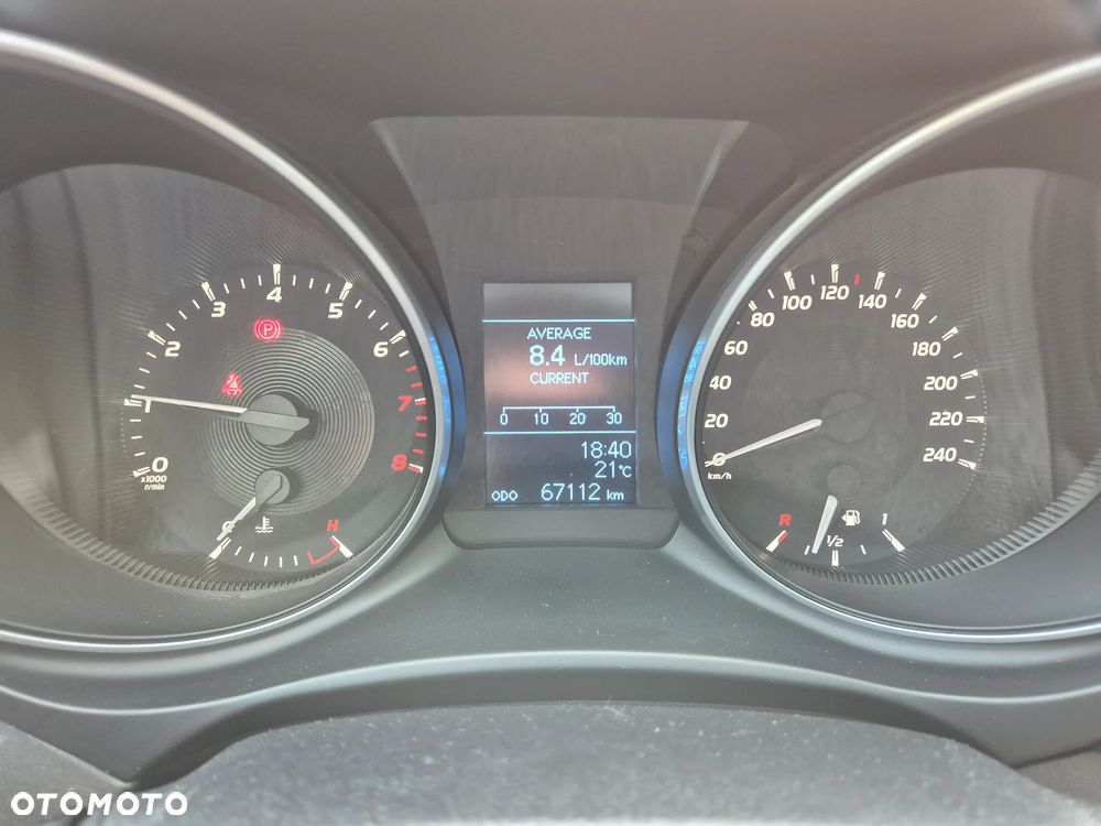 Toyota Avensis 1.6 Active - 23