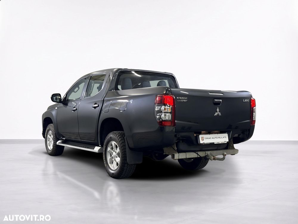 Mitsubishi L200 - 4