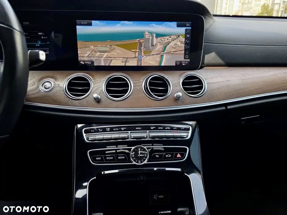 Mercedes-Benz Klasa E - 15