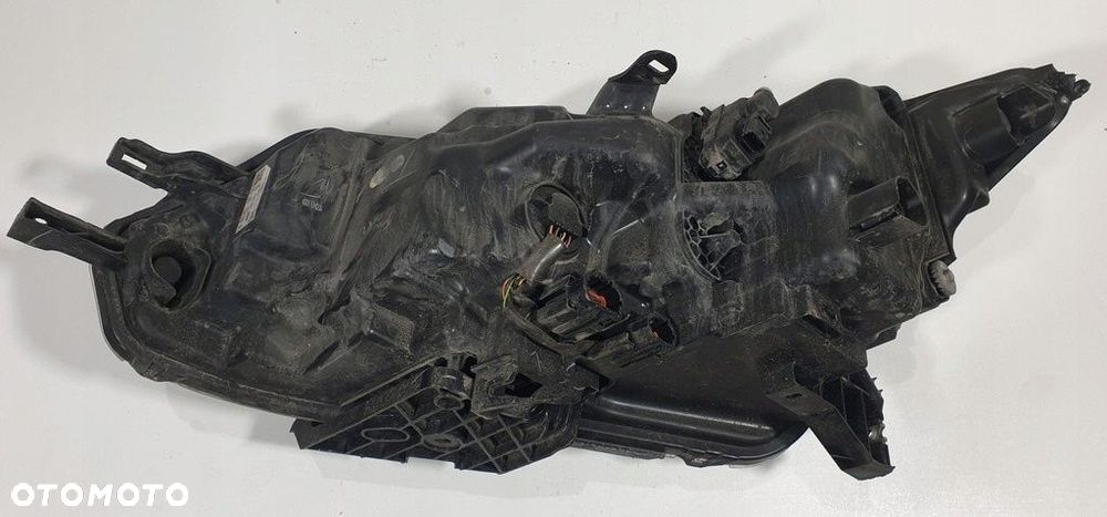 Nissan Qashqai II Reflektor Prawy KOITO 100-19011 - 2