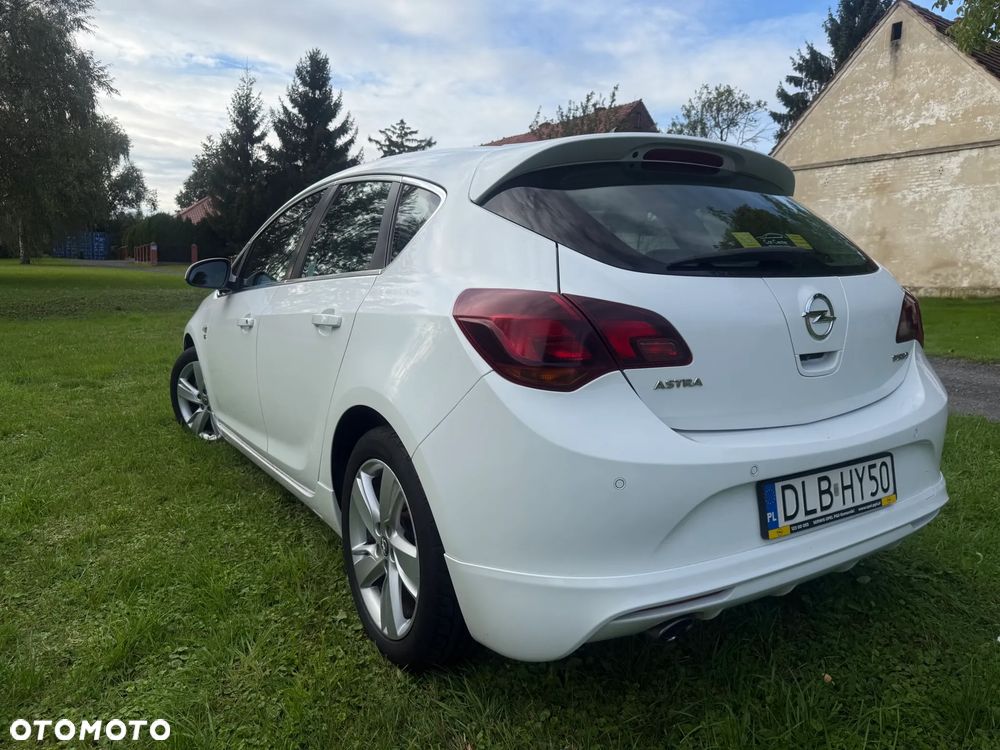 Opel Astra 2015 photo 3