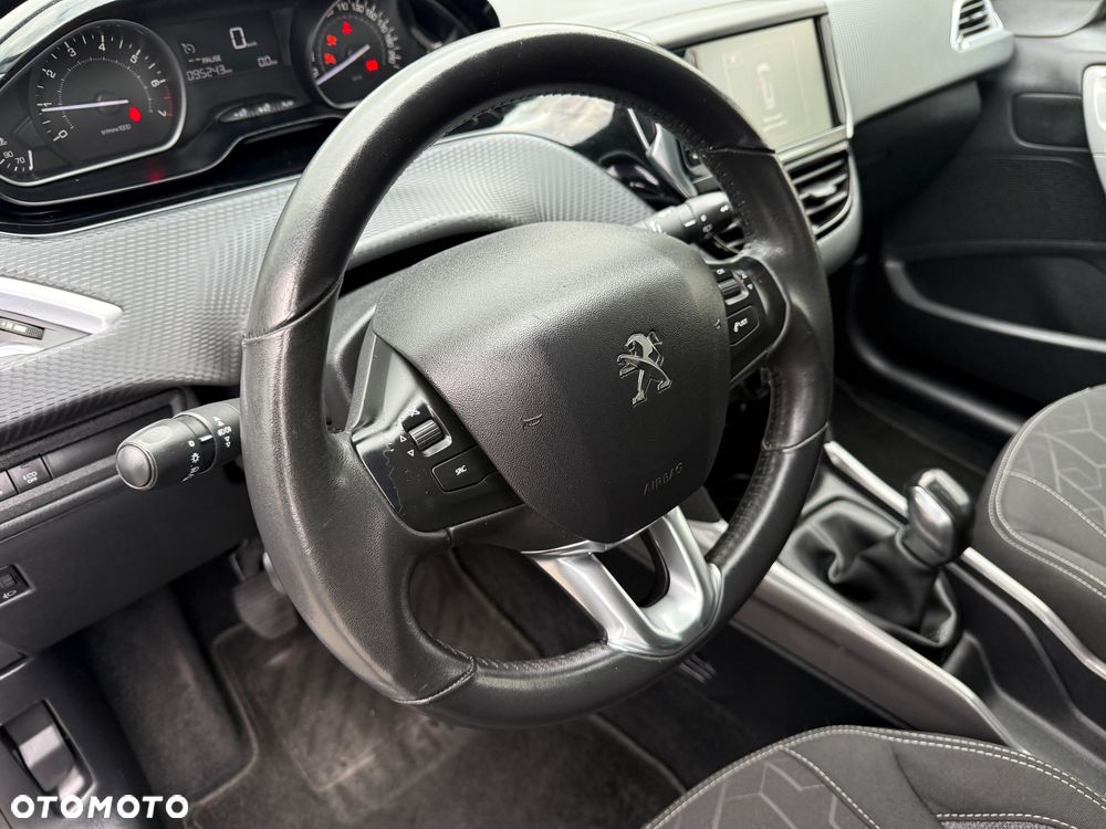 Peugeot 2008 1.2 Pure Tech GPF Allure S&S - 21