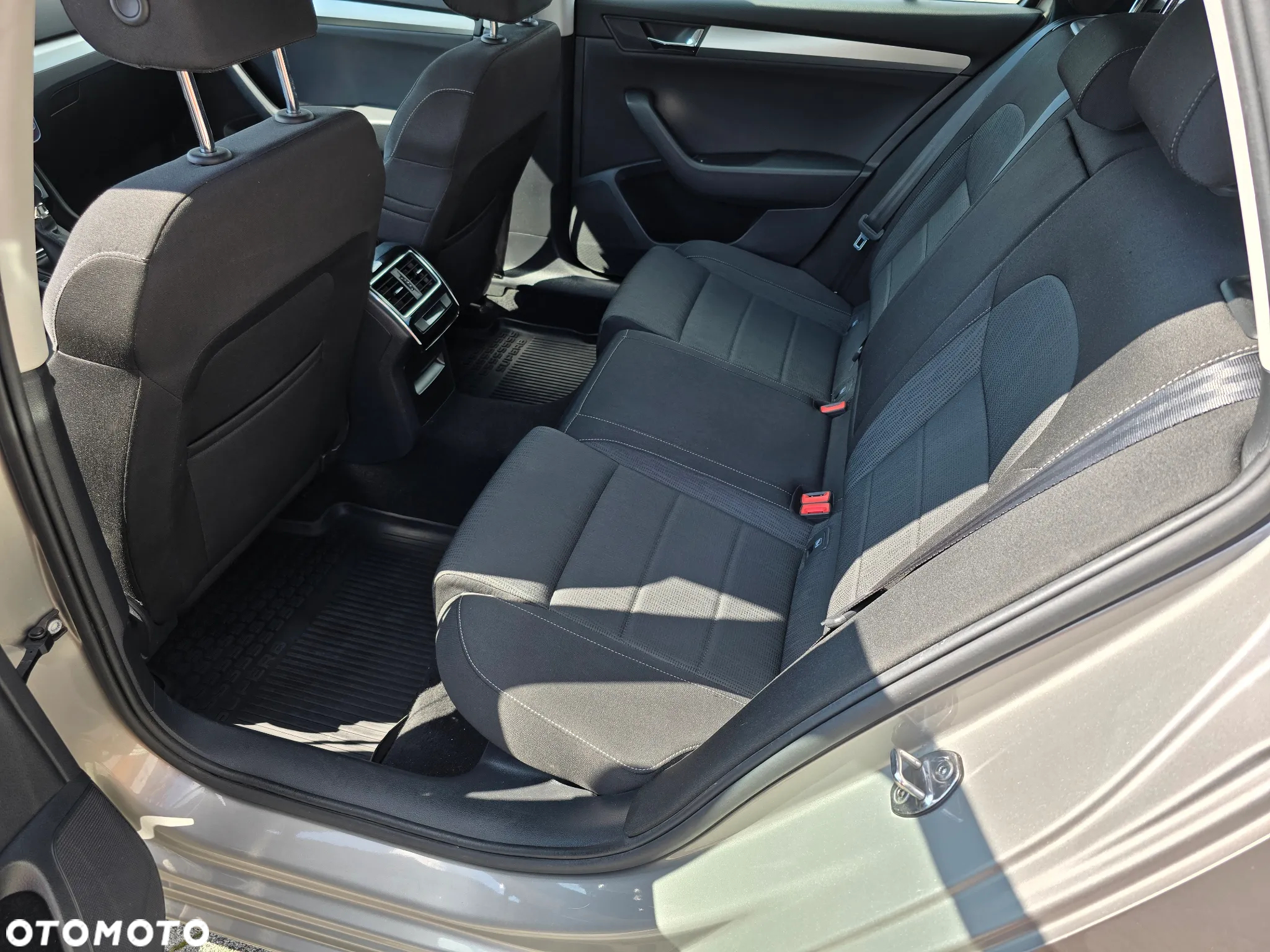 Skoda Superb 2.0 TDI Ambition - 12