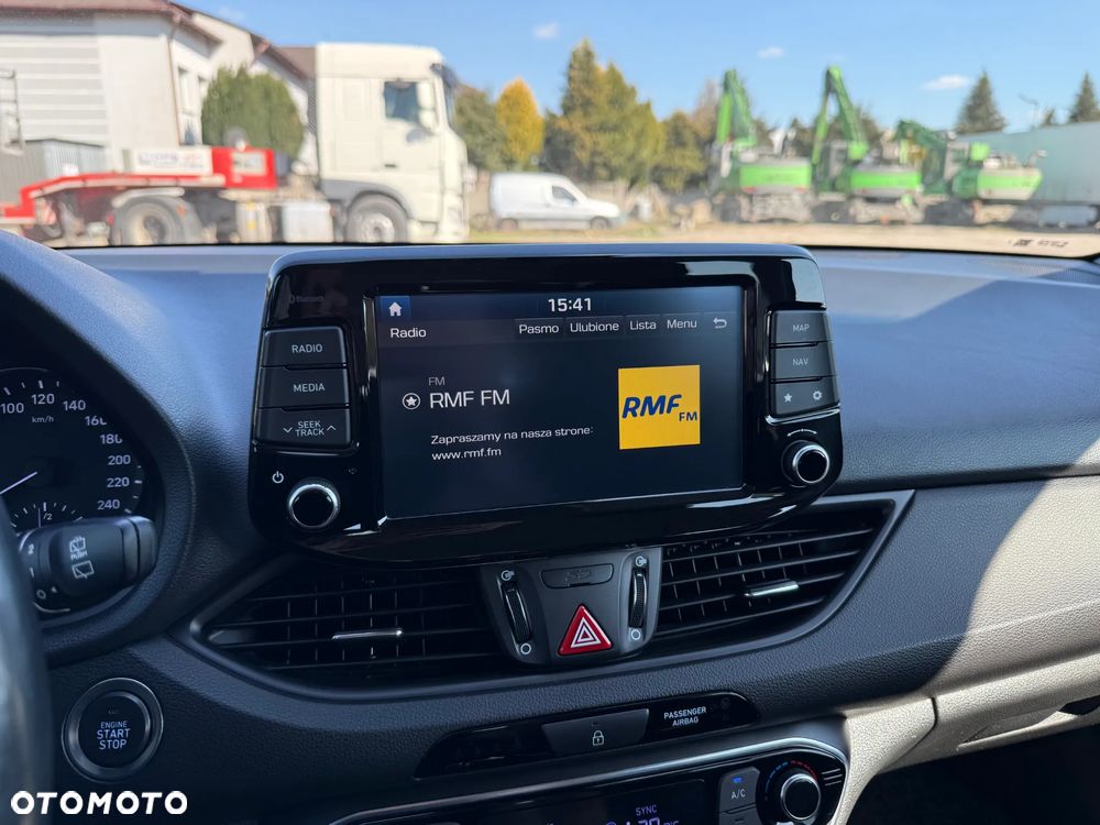 Hyundai i30 1.6 CRDI DCT Intro - 18