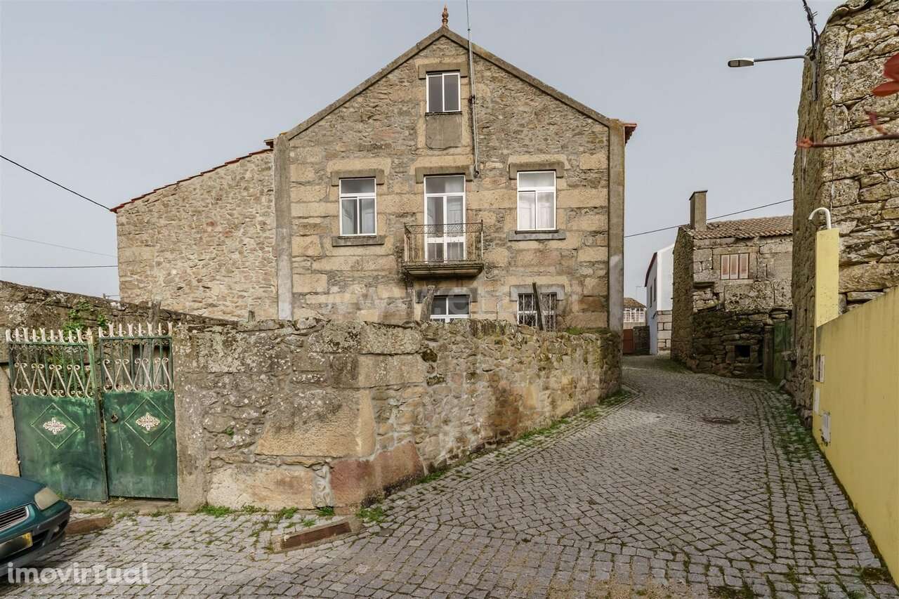 Moradia Rústica T4 / Almeida, Mesquitela - Grande imagem: 2/20