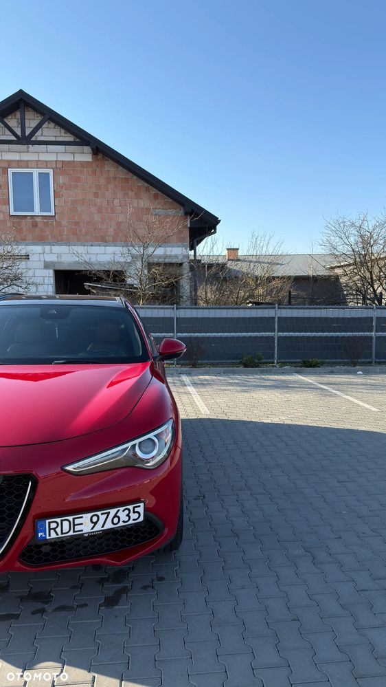 Alfa Romeo Stelvio 2.0 Turbo 16V AT8-Q4 Ti - 10