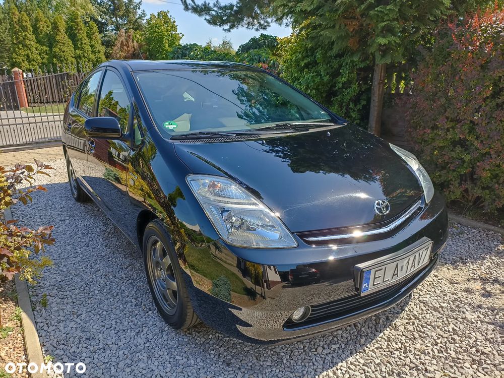 Toyota Prius (Hybrid) Executive - 1