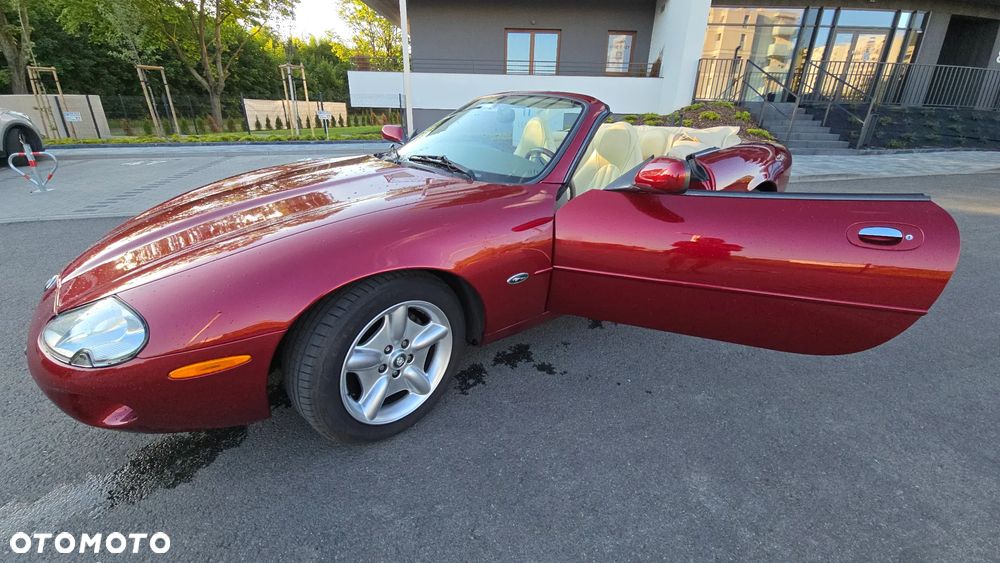 Jaguar XK8 - 22