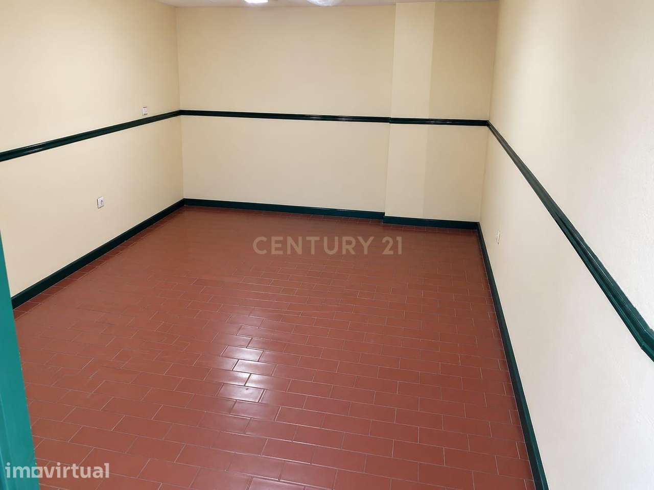 Loja para Arrendamento no Centro de Odivelas | 40 m² | Duas Montras - Grande imagem: 2/7