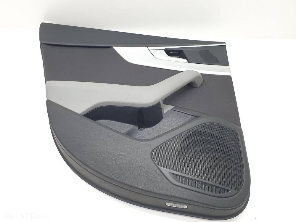 BOCZEK DRZWI TYŁ LEWY TAPICERKA AUDI A4 B9 AVANT FELSGRAU - 1