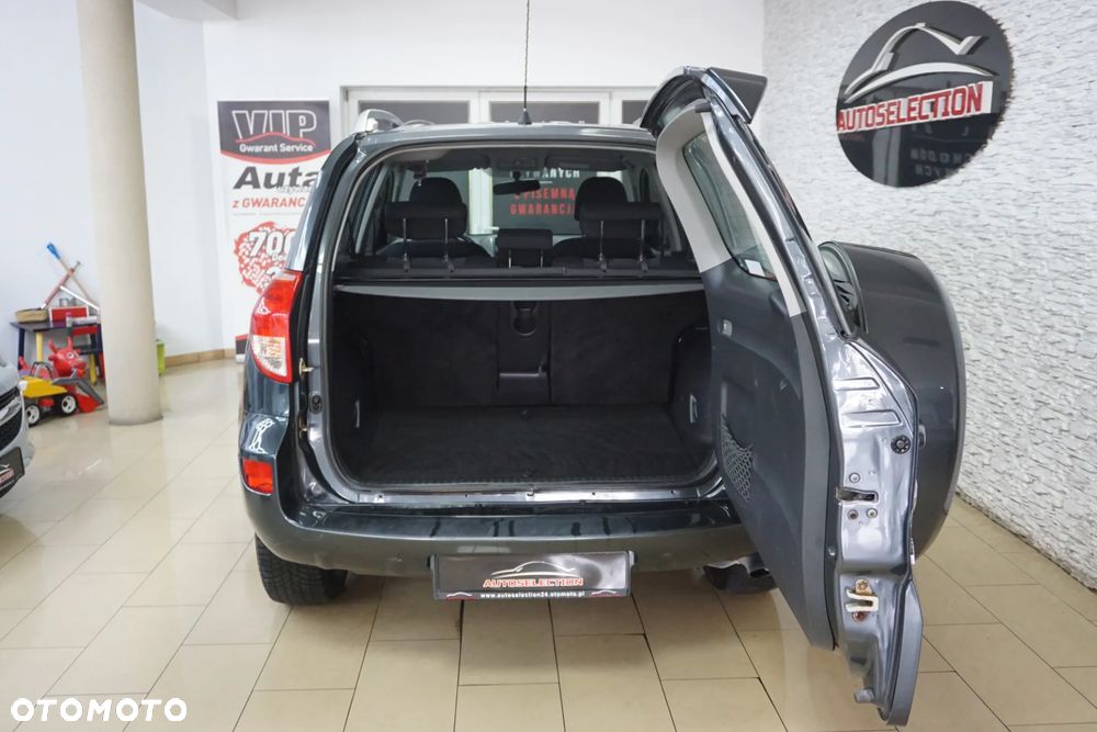 Toyota RAV4 2.2 D-4D 4x4 - 11