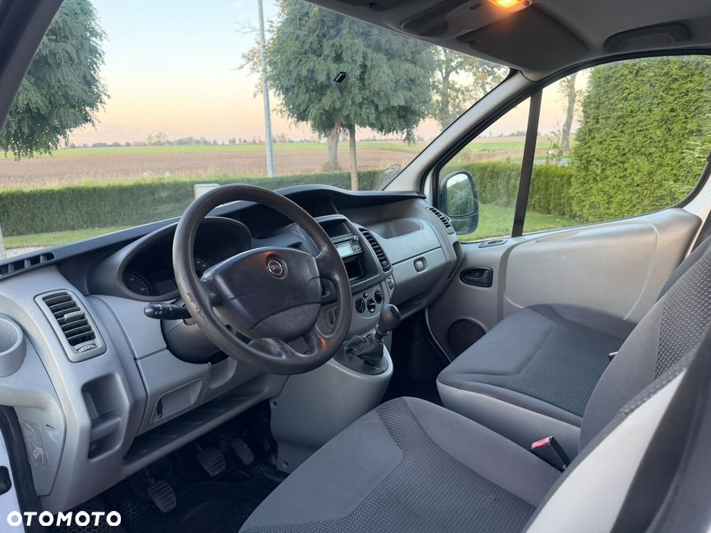 Opel Vivaro - 18