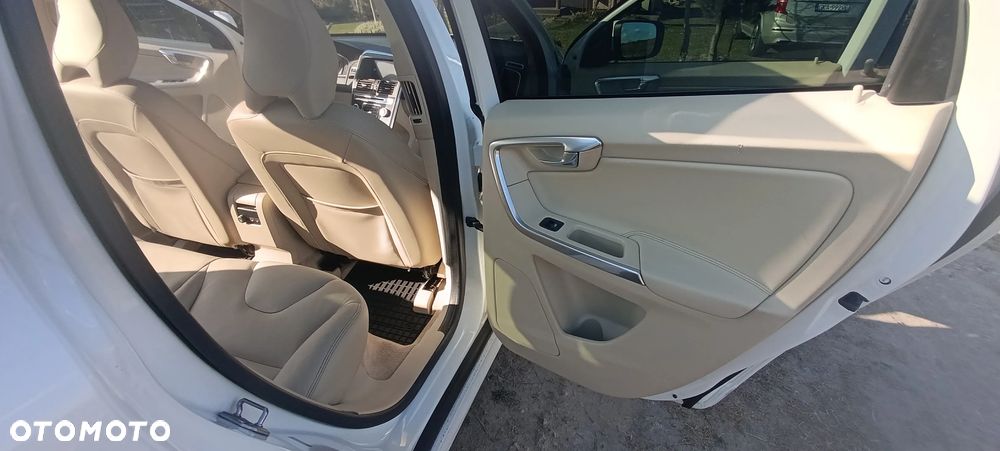 Volvo XC 60 T6 AWD Edition Pro - 28