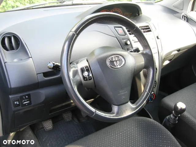 Toyota Yaris 1.33 Luna - 17