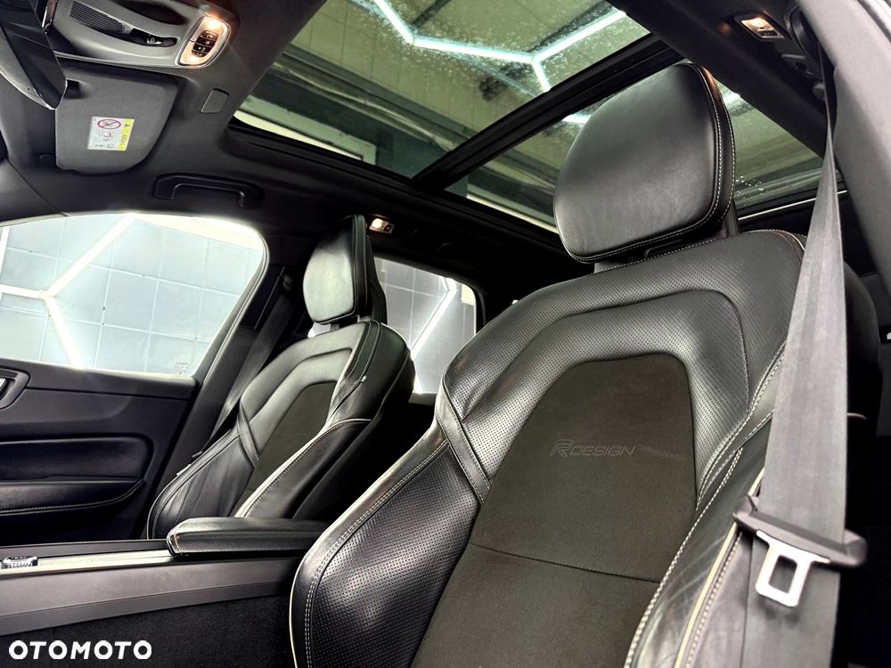 Volvo XC 60 D4 AWD Geartronic RDesign - 22