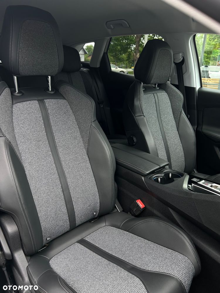 Peugeot 3008 PureTech 130 Stop & Start GPF EAT8 Allure - 22