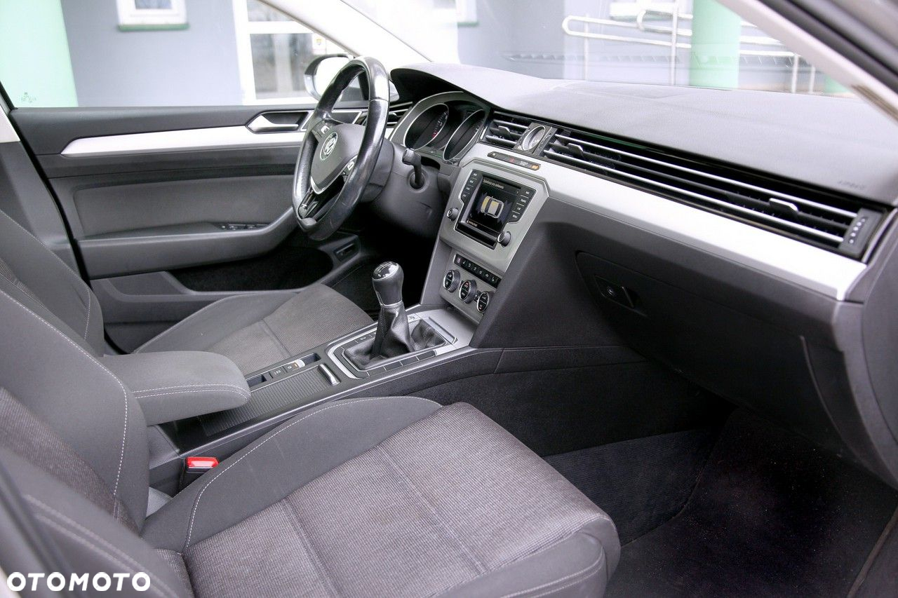 Volkswagen Passat 1.8 TSI BMT Comfortline - 9