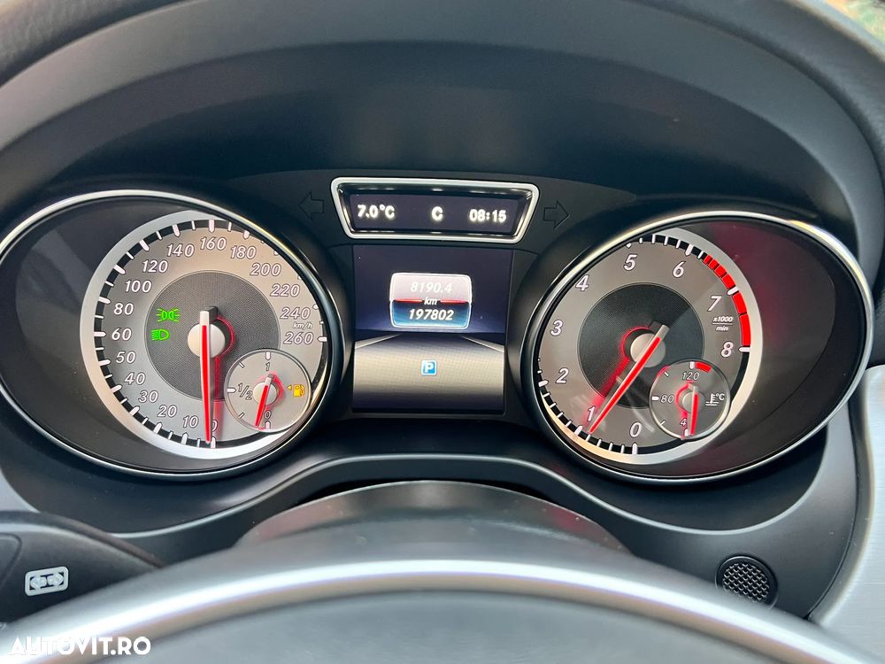 Mercedes-Benz CLA 180 AMG Line - 15