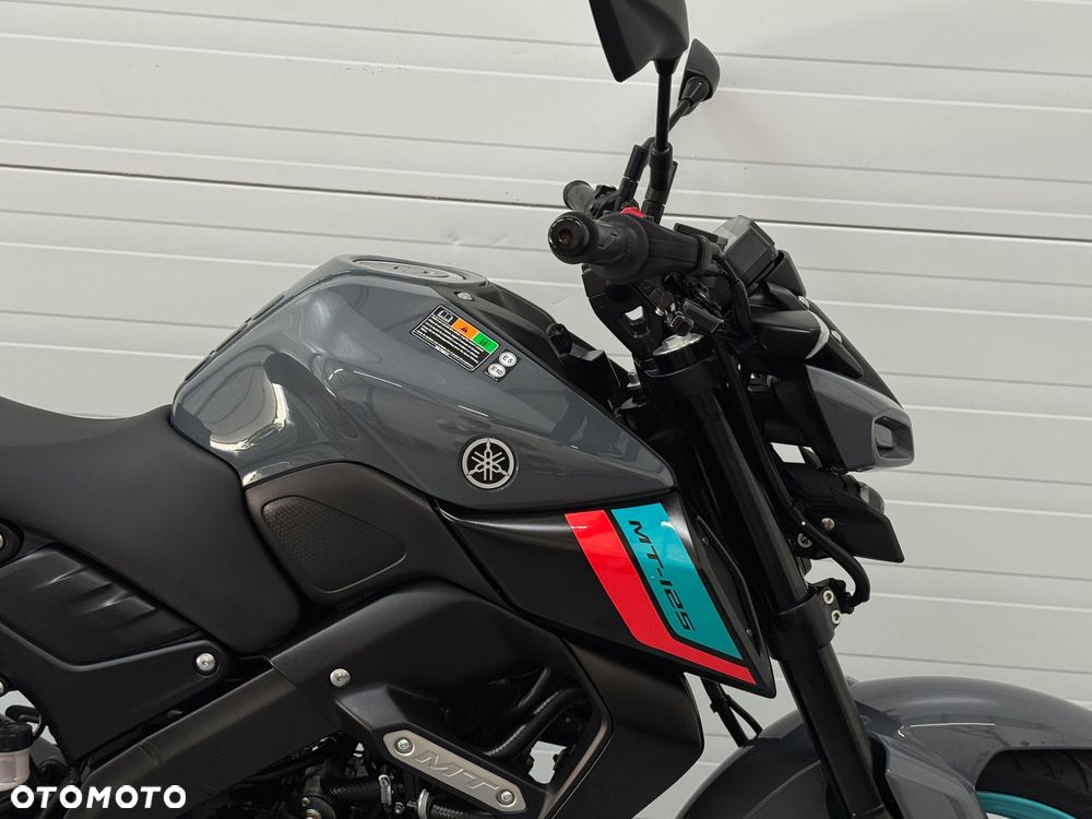Yamaha MT - 8