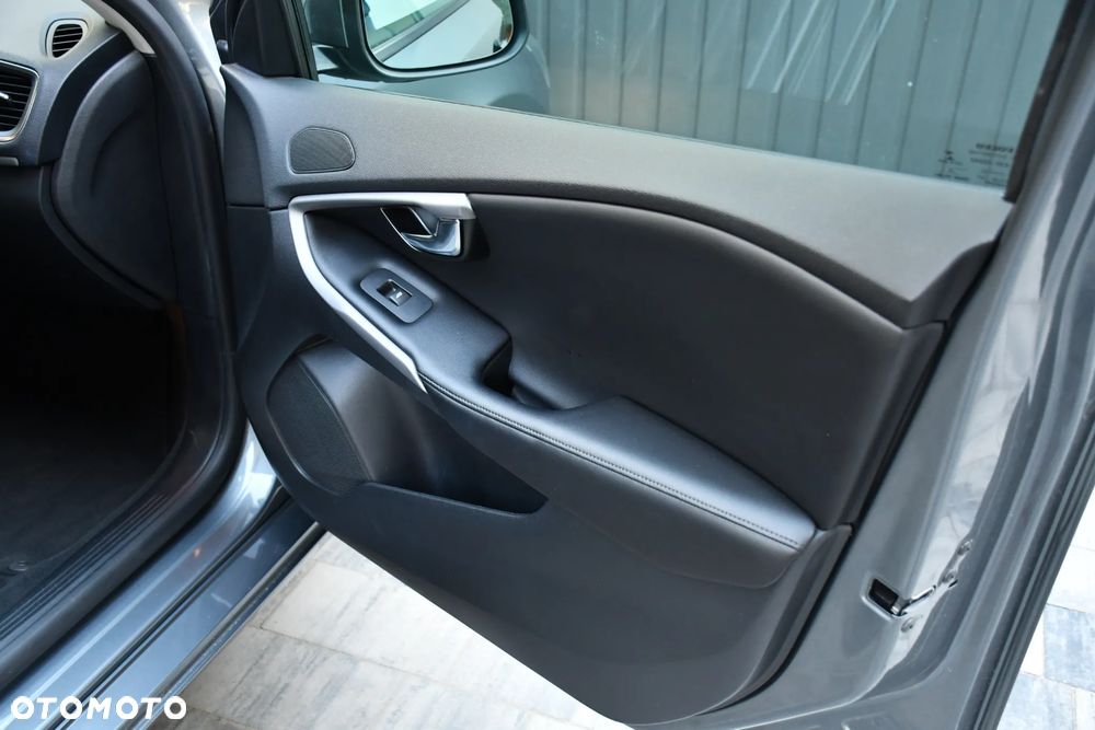 Volvo V40 D2 - 17