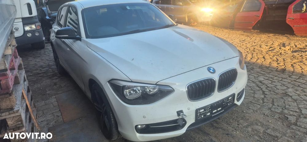 Set 2 faruri BMW 116d Seria 1 F20 2015 cul alb