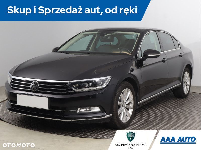 Volkswagen Passat - 2