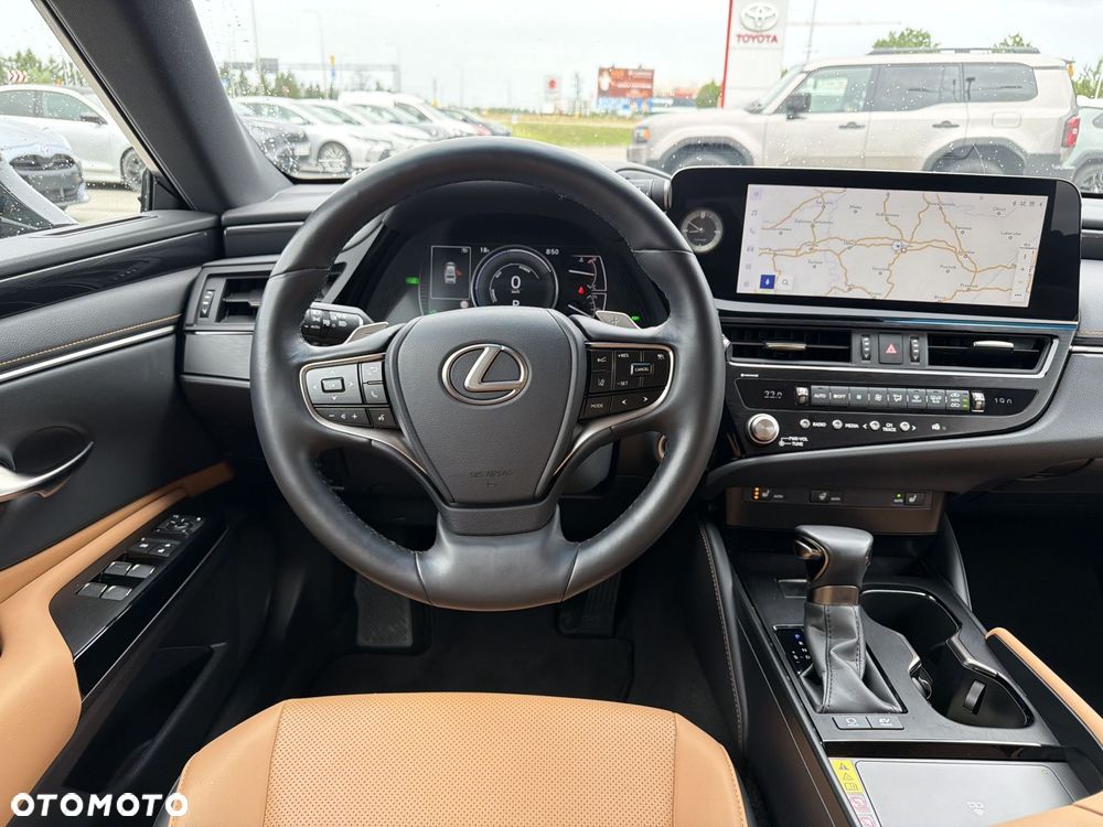 Lexus ES 300h Business Edition - 12