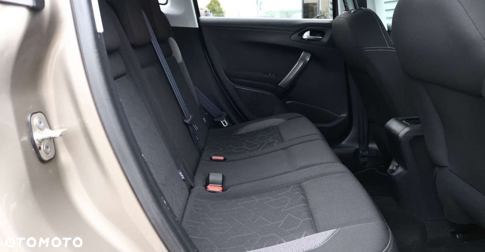 Peugeot 2008 - 16