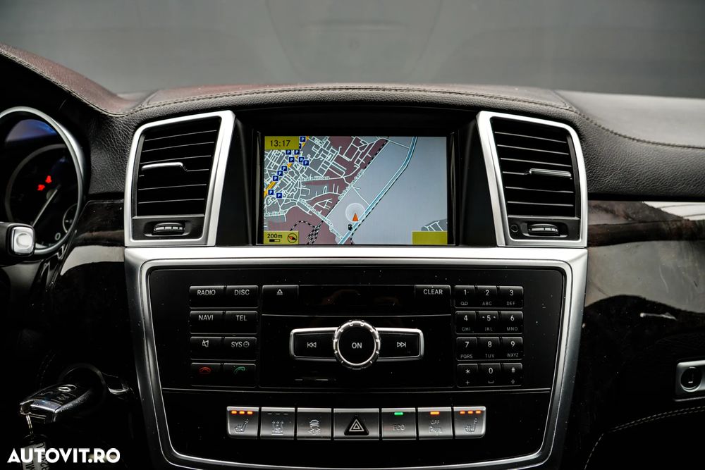 Mercedes-Benz ML 350 BlueTec 4MATIC Aut - 23