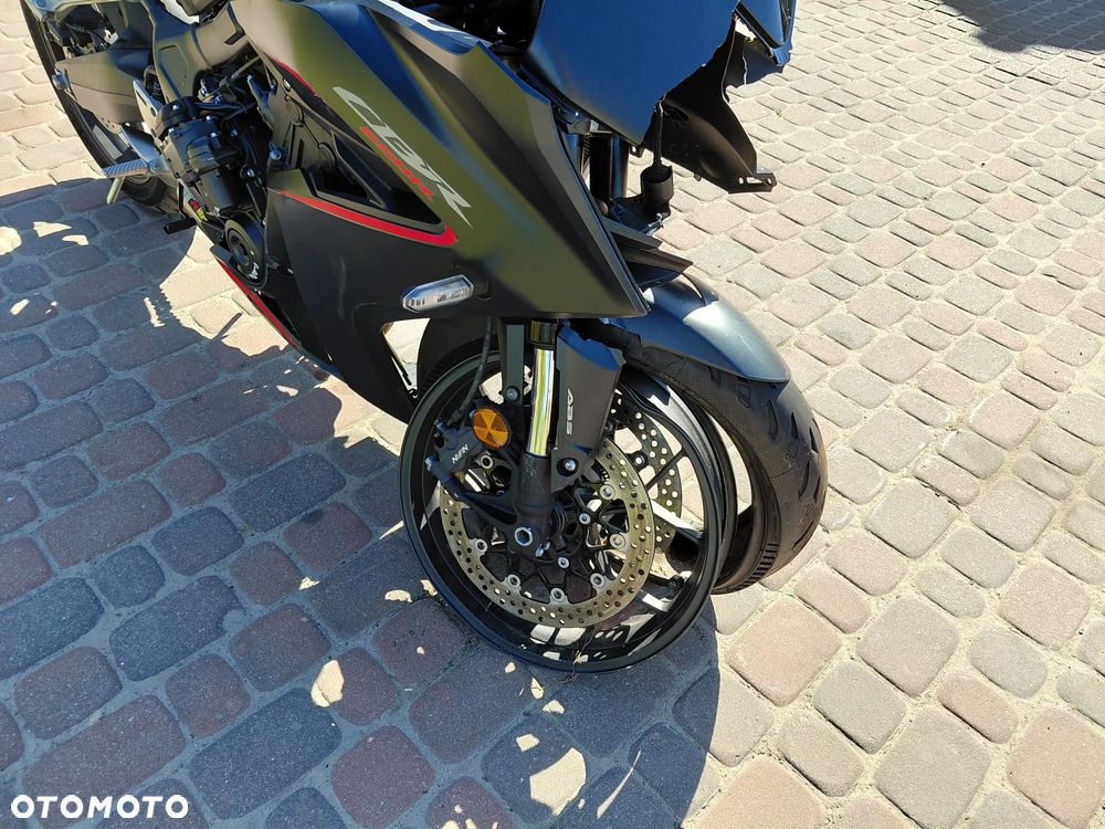 Honda CBR - 9