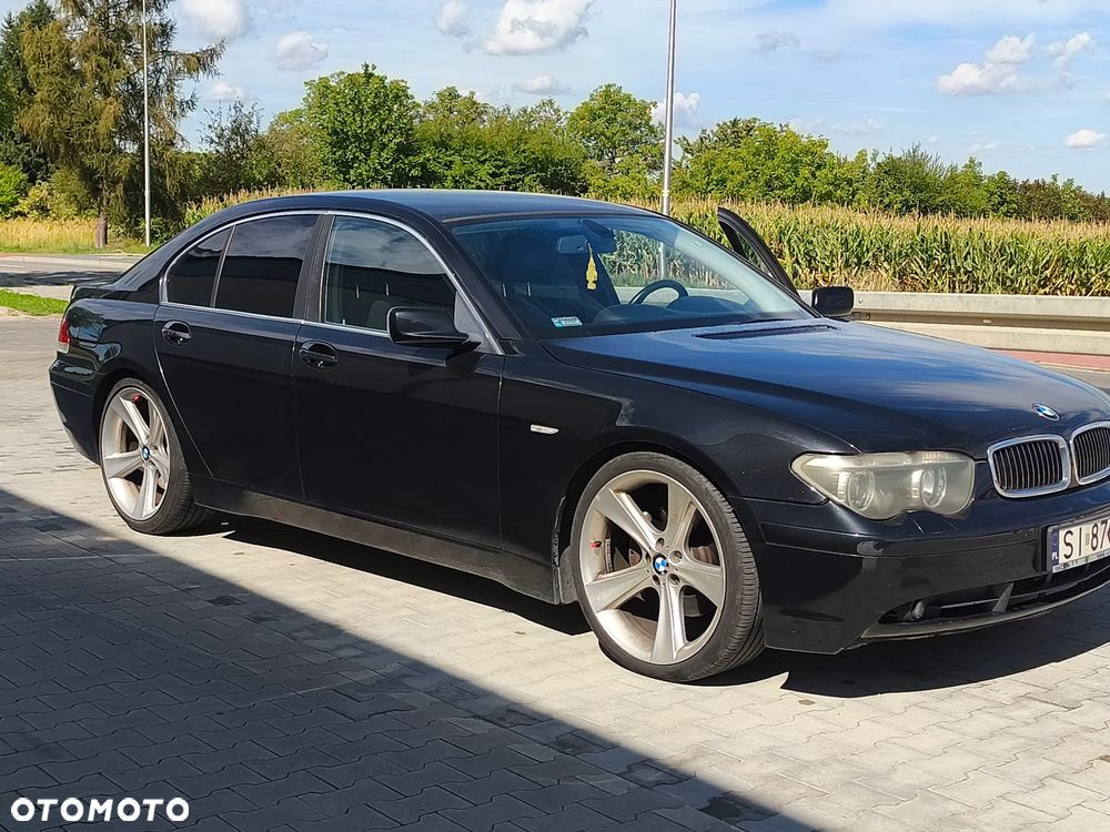 BMW Seria 7 745i - 1