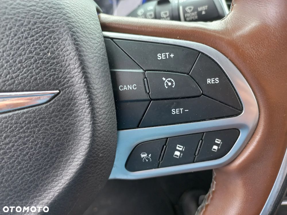 Chrysler Pacifica - 21