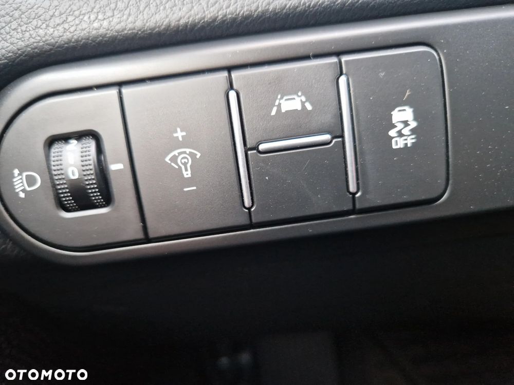 Kia Ceed 1.4 T-GDI L Business Line DCT - 24