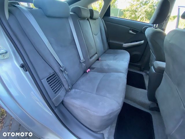 Toyota Prius (Hybrid) Comfort - 27