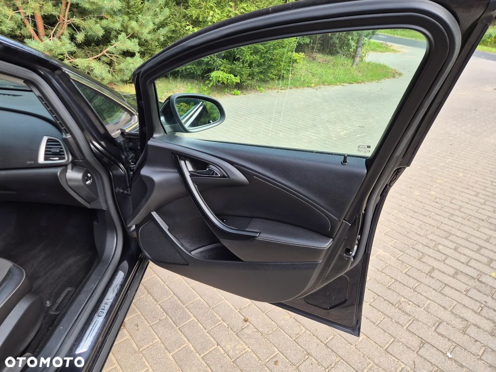 Opel Astra 1.4 T Cosmo - 22