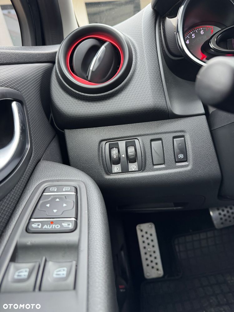 Renault Clio TCe 200 EDC Sport R.S - 24