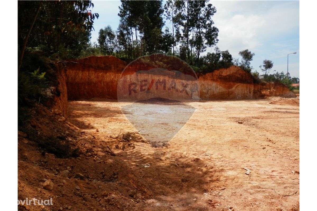 Lote de terreno c/ viabilidade de construção - Grande imagem: 2/8