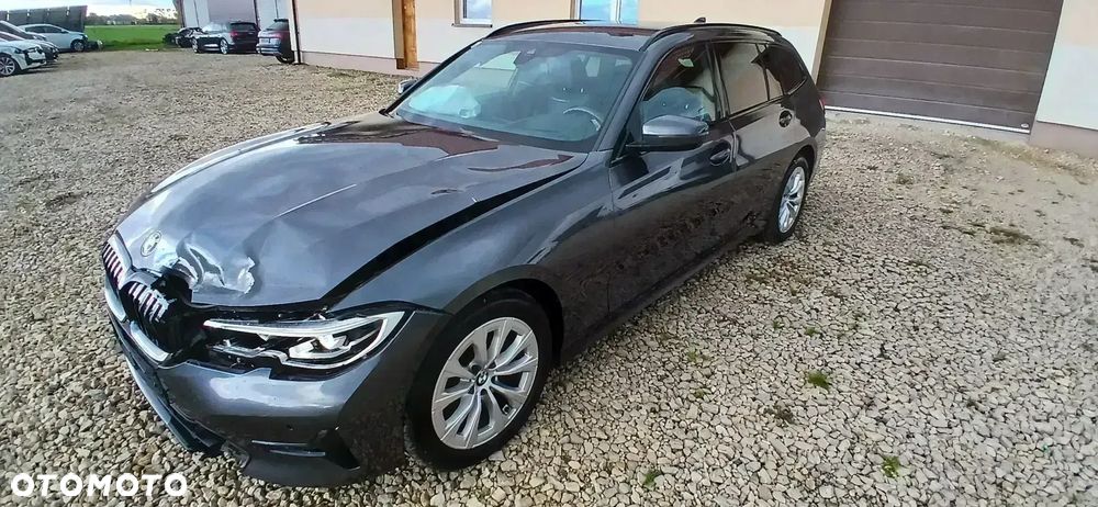 BMW Seria 3 318d Luxury Line - 3