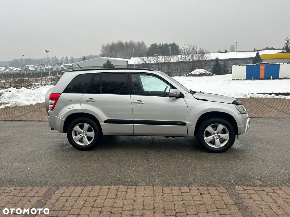Suzuki Grand Vitara 2.0 - 17