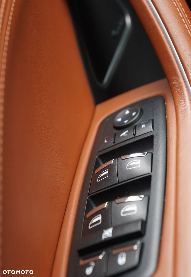 Maserati Levante S Granlusso - 11