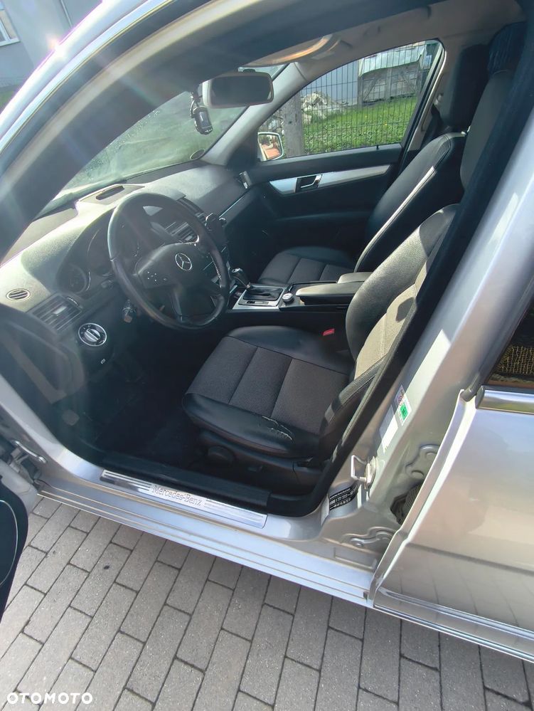 Mercedes-Benz Klasa C 200 CGI Automatik BlueEFFICIENCY Avantgarde - 20