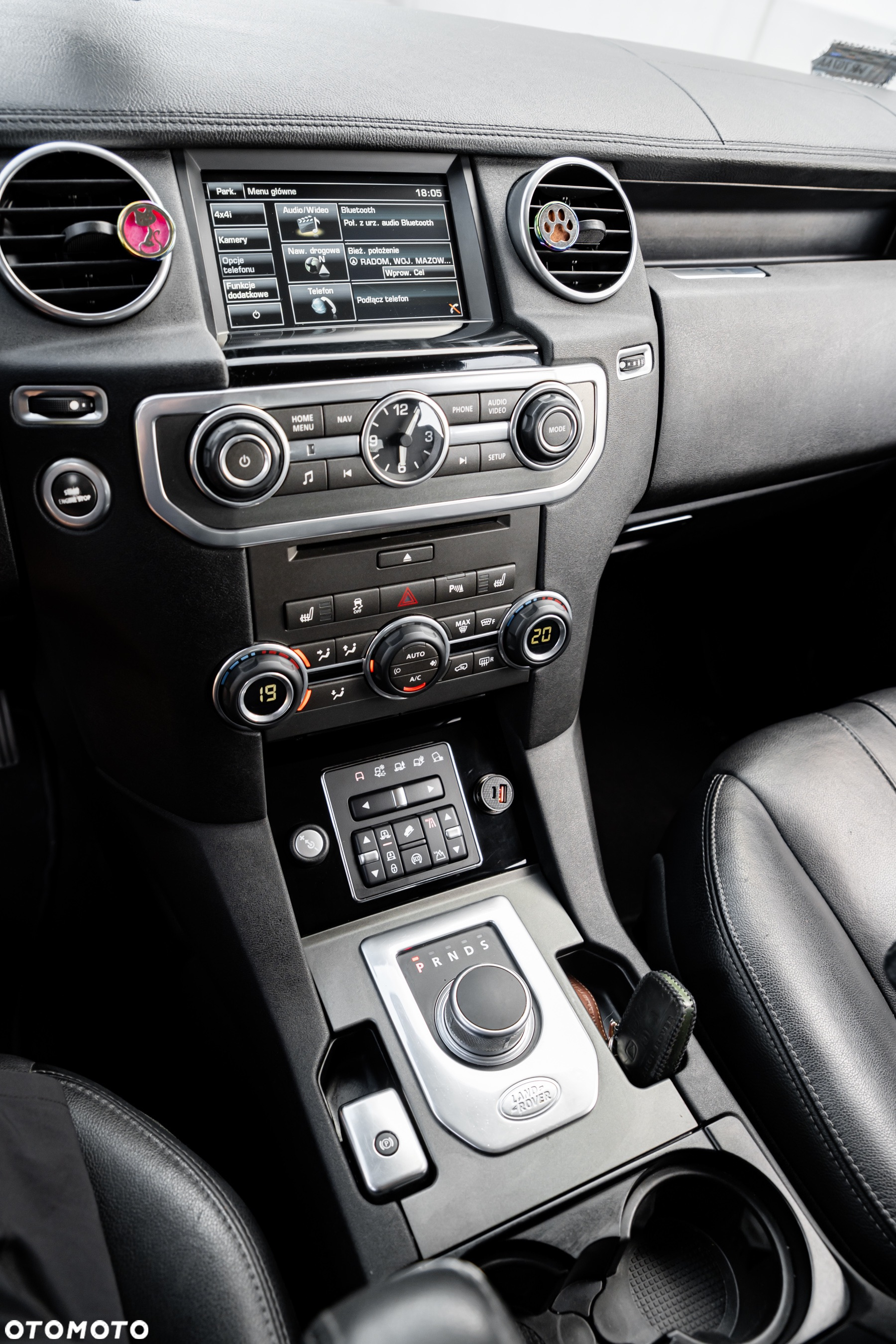 Land Rover Discovery SD V6 HSE - 38