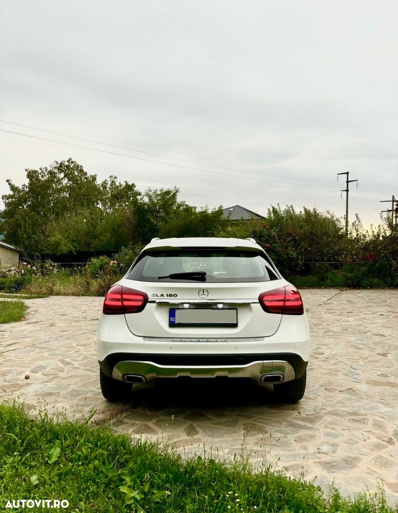 Mercedes-Benz GLA 180 7G-DCT - 6