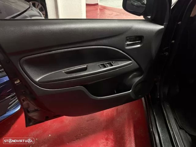 Mitsubishi Space Star 1.2 Intense Connect Edition - 32
