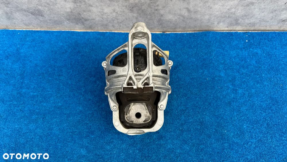 ŁAPA PODUSZKA SILNIKA PRAWA AUDI Q7 Q8 TOUAREG A6 A8 782215147917 PAK13/379WZ - 2