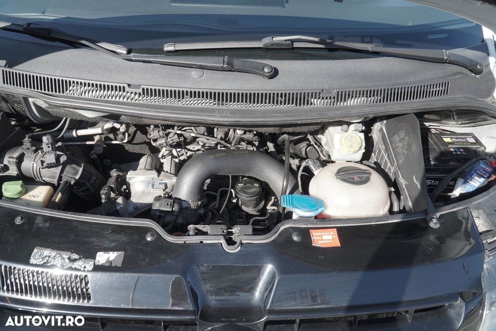 Volkswagen Multivan - 34